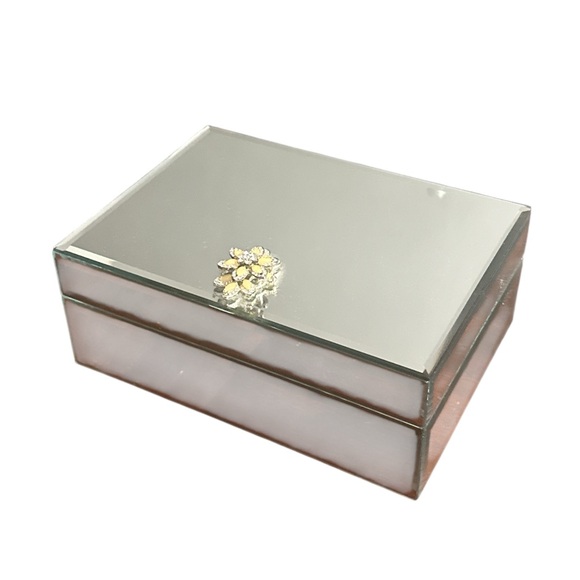 Elegant Silver Mirrored Jewelry Box with Floral Accent